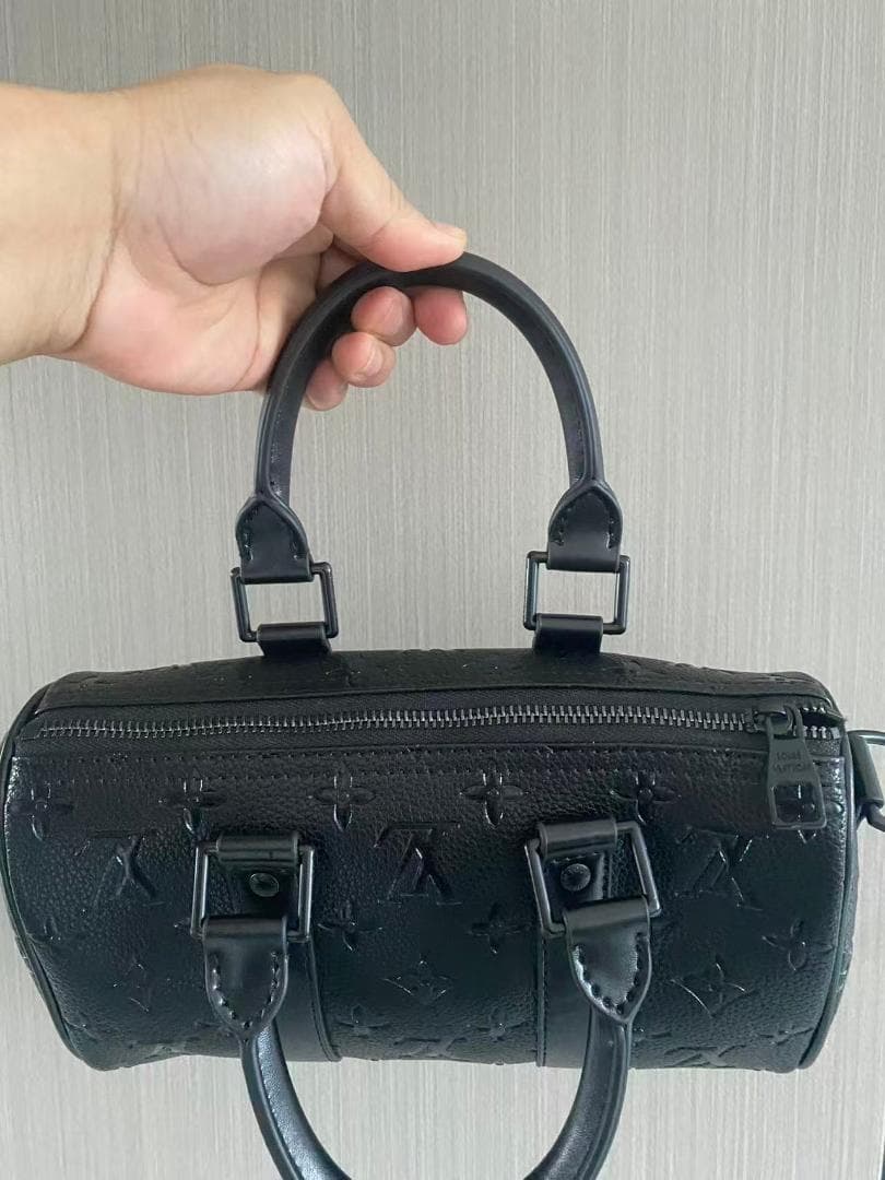 Louis Vuitton ブラック レザーハンドバッグ