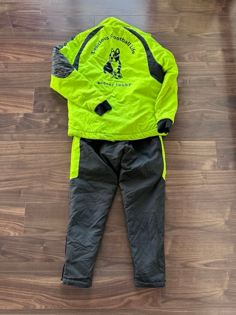 サッカージャンキー　ウインドブレーカー　上下セット