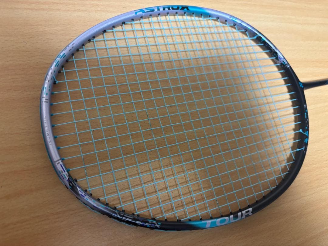 今週末限定価格　バドミントンラケット アストロクス88dツアー　4UG5　超美品