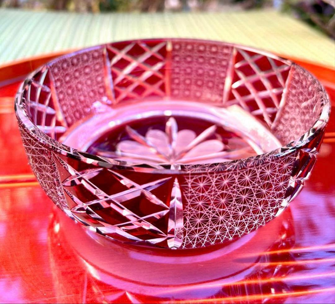 華硝　江戸切子　鉢　中鉢　飾り皿　糸菊つなぎ紋様　赤色カットガラスボウル