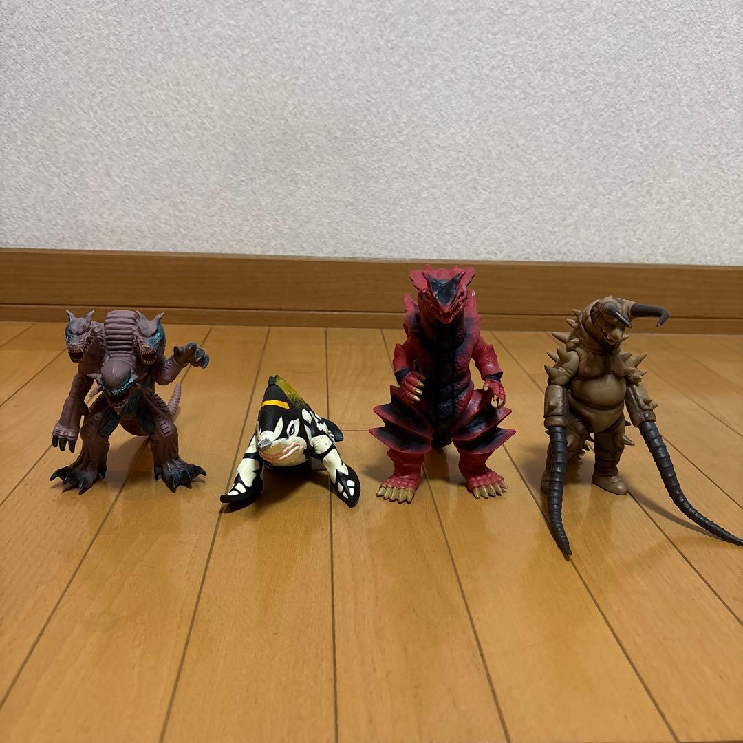 ウルトラマン 怪獣フィギュア 4体セット