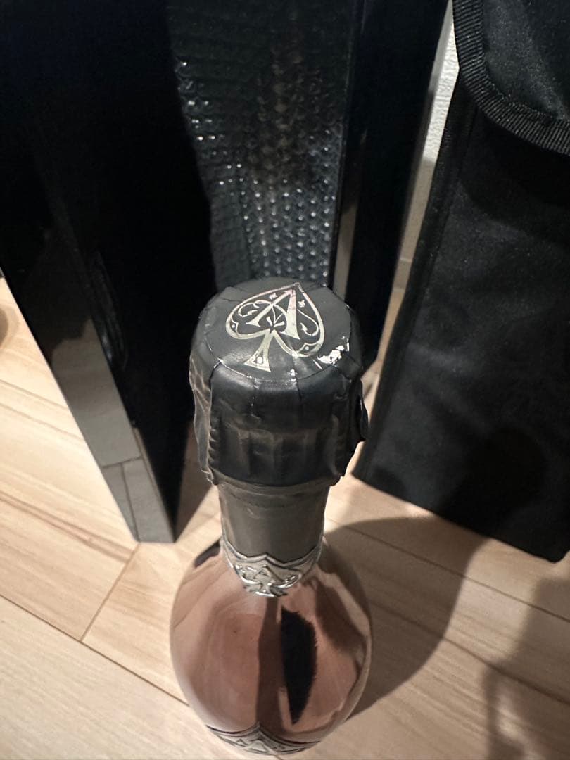 アルマン•ド•ブリニャック•ブラン•ド•ノワール 箱付き　750ml