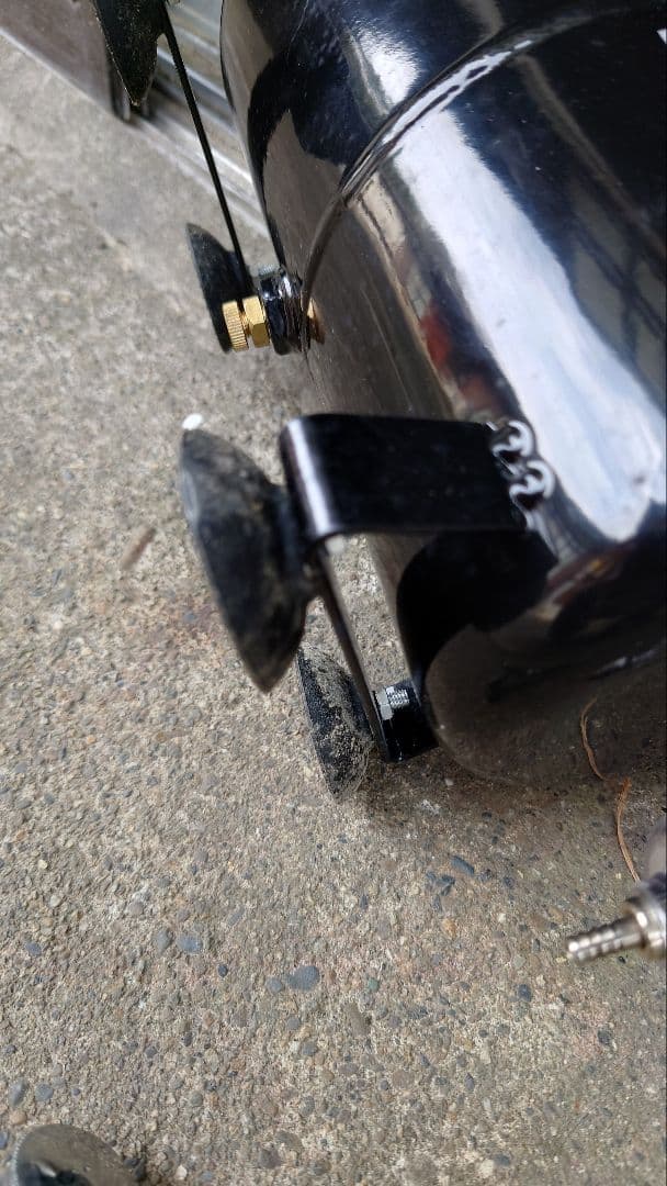 エアーブラシコンプレッサー