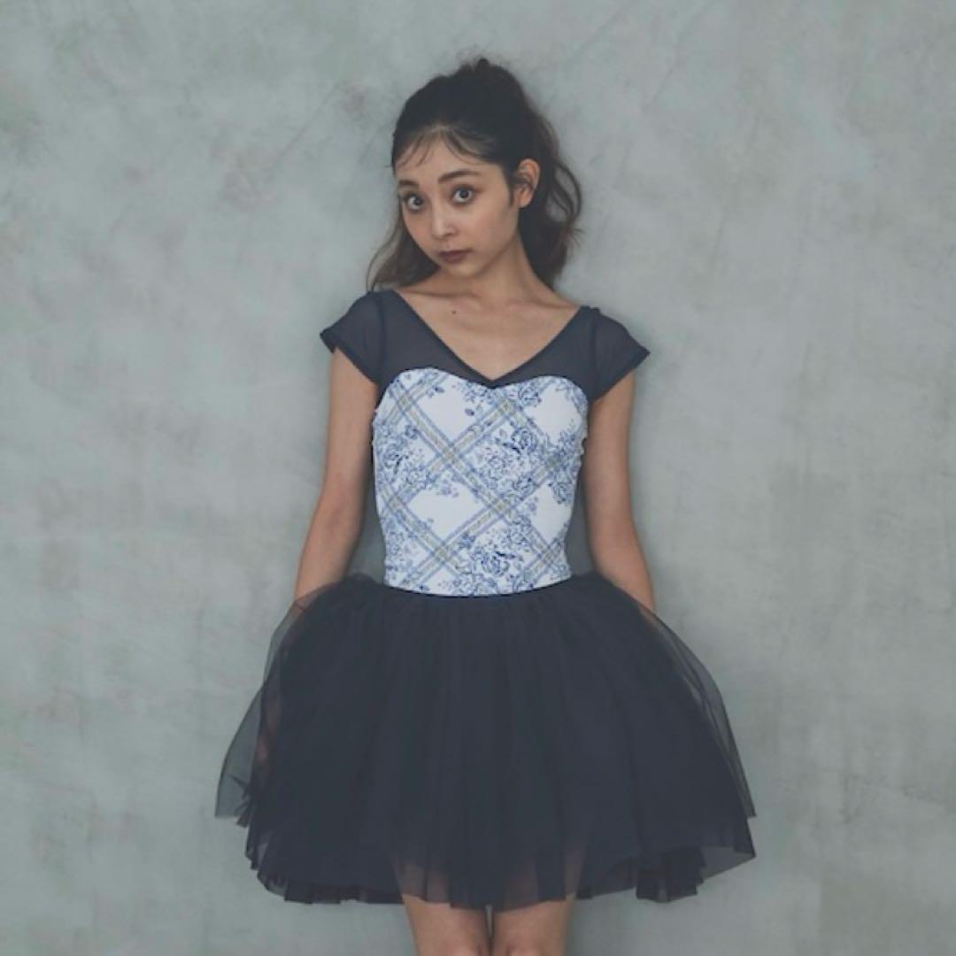 新品 stina スティナ 超人気 レオタード M 完売品