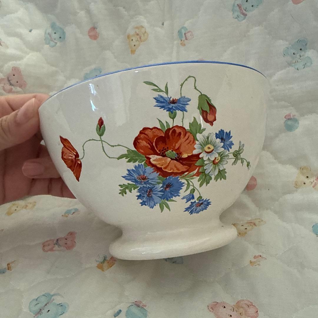 フランス、リモージュのアンティークカフェオレボウル