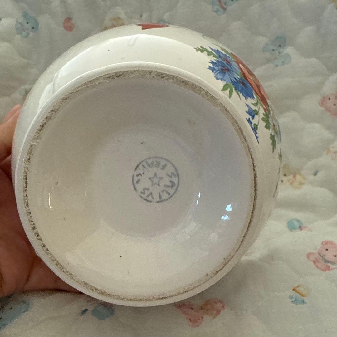 フランス、リモージュのアンティークカフェオレボウル