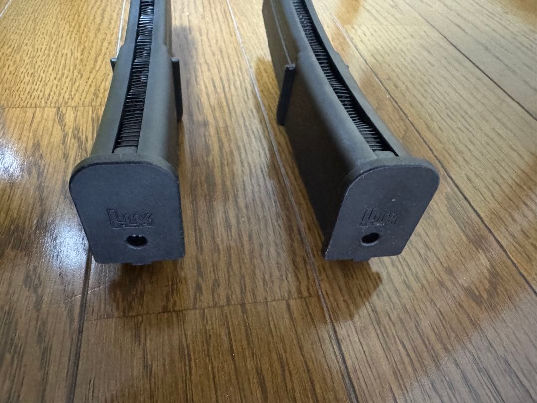 東京マルイ MP7A1 ガスブローバック　ダットサイト、予備マガジン付