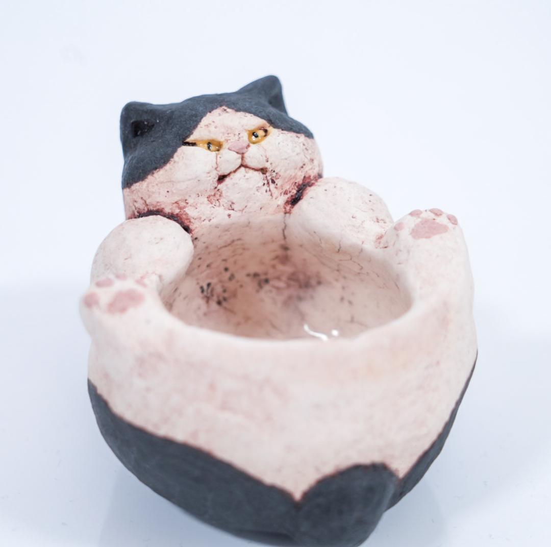 白亜器★猫口（にょこ）ハチワレ猫　ぐい吞み／小鉢★作家物・一点物・希少