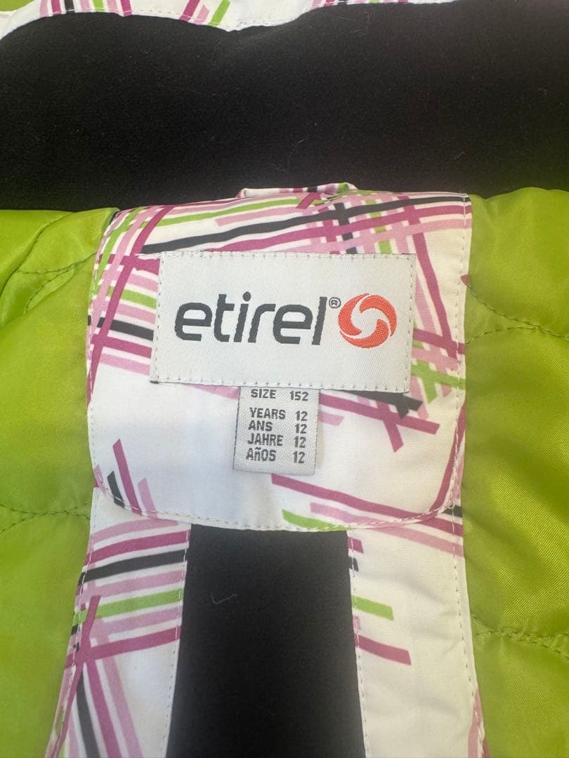 etirel 美品スキーウェア　スノボウェア 上下セットアップ152