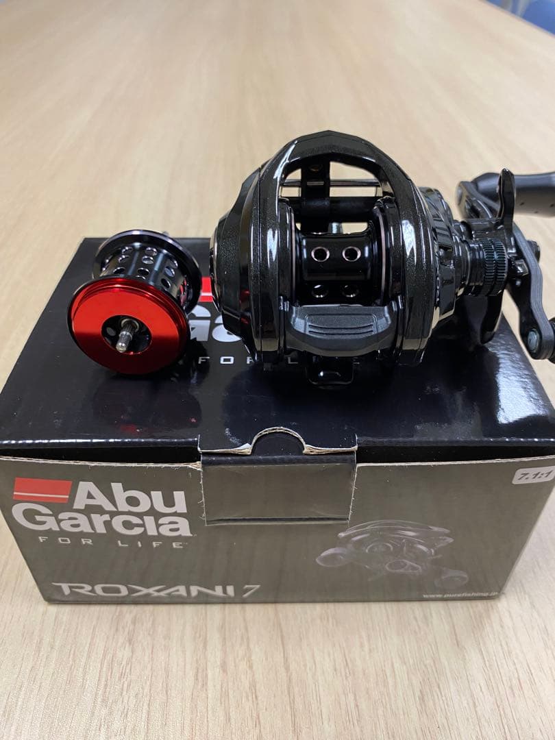 アブガルシア ベイトリール　ロキサーニ7（旧モデル）bf8純正スプール付き