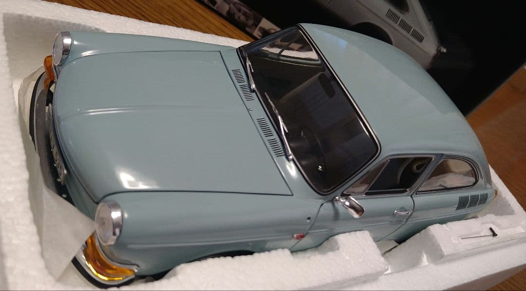 ミニチャンプス 1/18 VW 1600TL ファーストバック ライトブルー