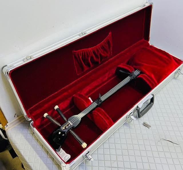 三味線　アルミハードケース付き　三線　楽器　程度良好！