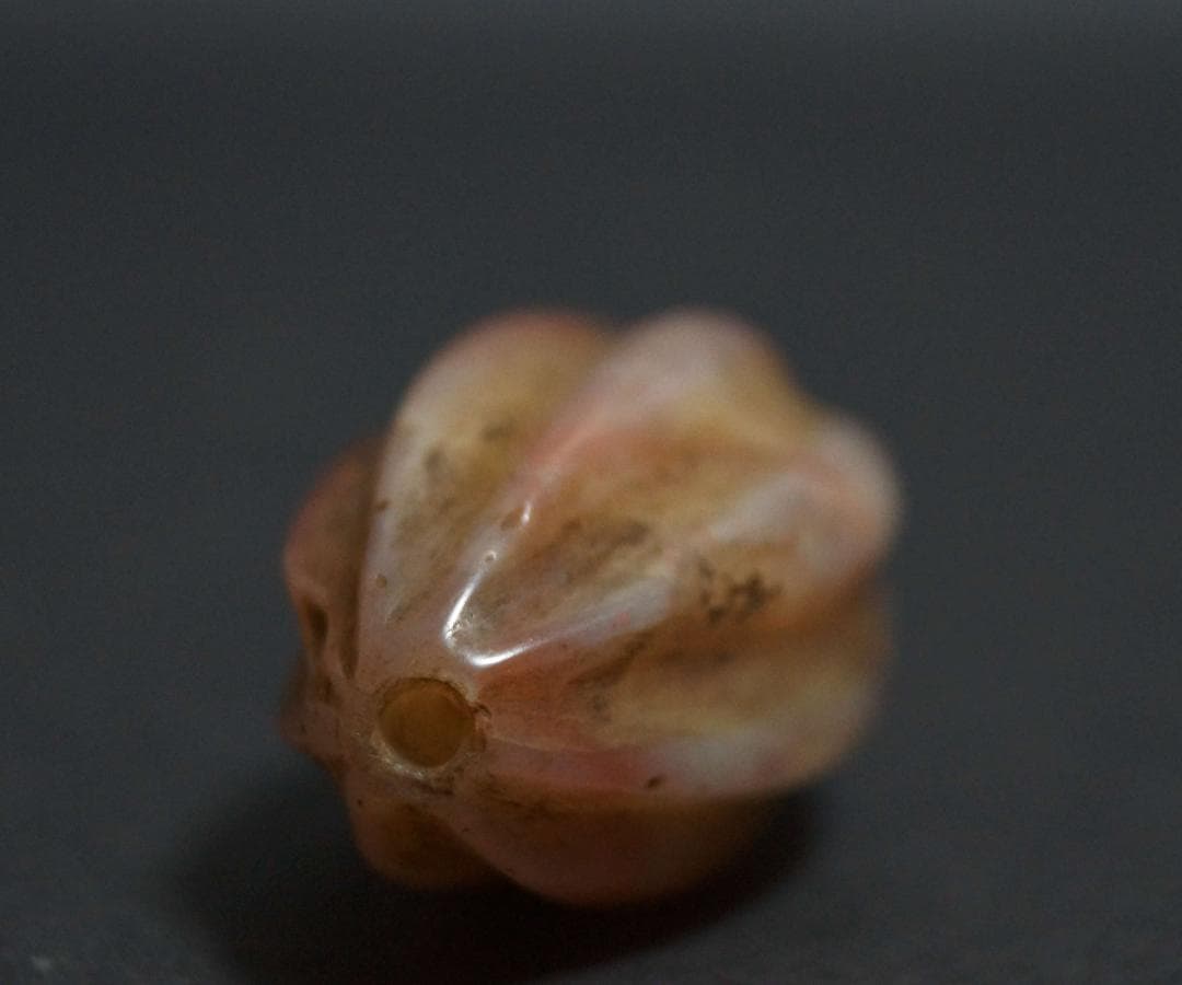 オールドチベット老メノウ瑪瑙 瓜形造形大玉根付 緒締玉 提げ物Dziビーズ