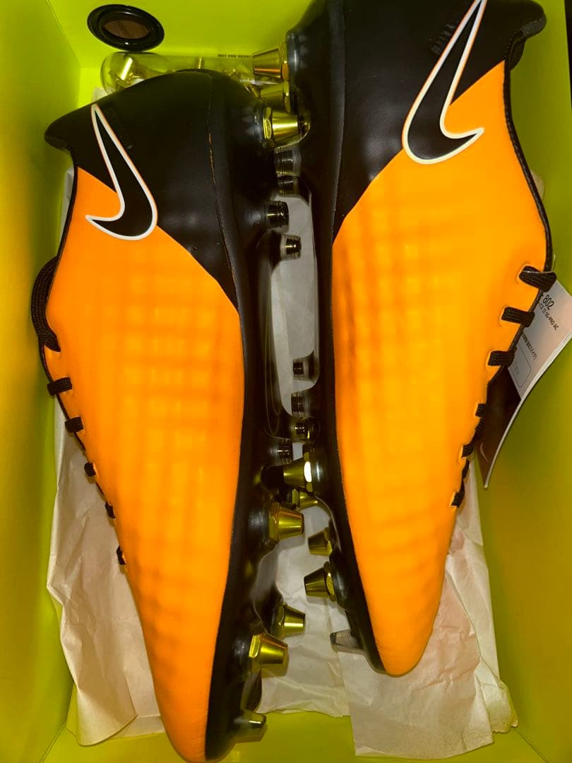 ナイキ 27.5cm サッカースパイク マジスタ オーパス2 SG