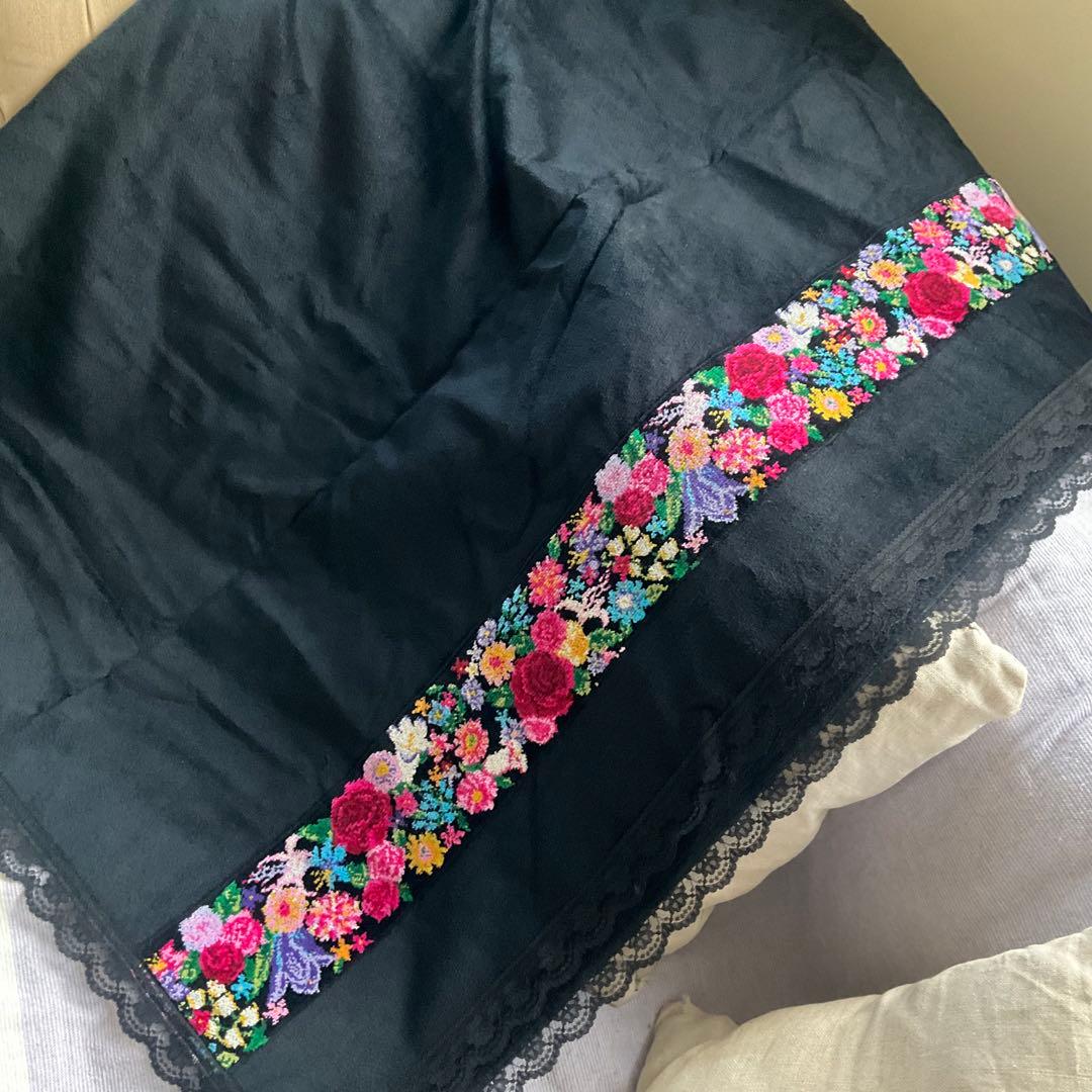 未使用　カラカラ購入　フェイラー好きな方　シェニール織風マルチカバー　黒