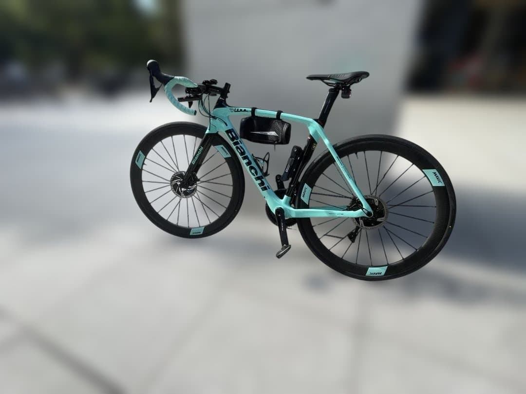 Bianchi オルトレXR3 (付属品一式)※現地引き取り可能な方。