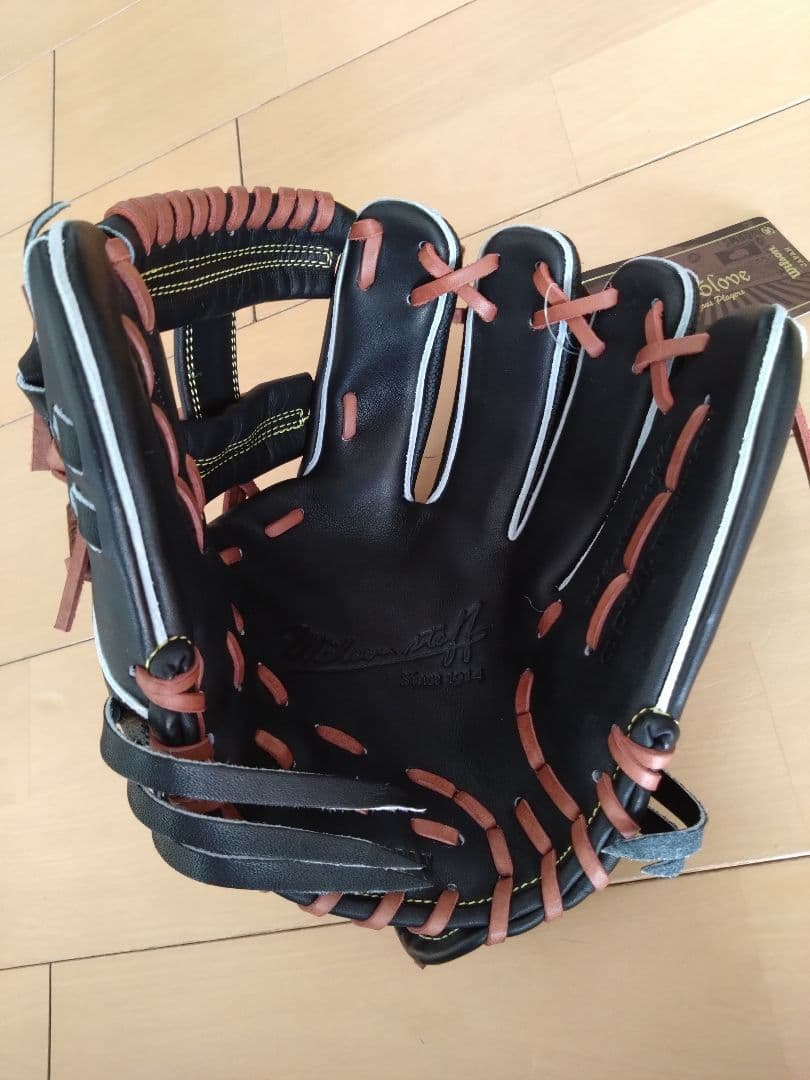 Wilson ウィルソン WBW101053 硬式内野手右投げ用　ブラックSS