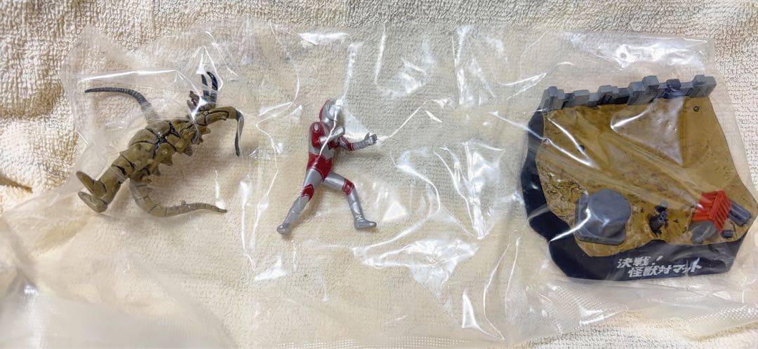 ウルトラ怪獣戯画ウルトラ名鑑シリーズ 【帰ってきたウルトラマンvsグドン】