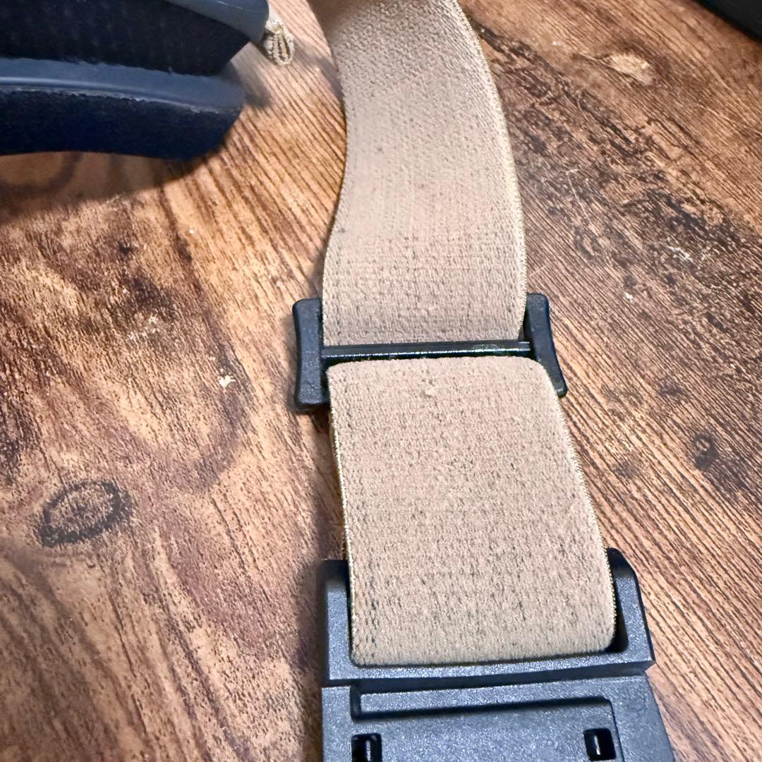 【REVOLT】スノボゴーグル 調光レンズ [定価29,700円]