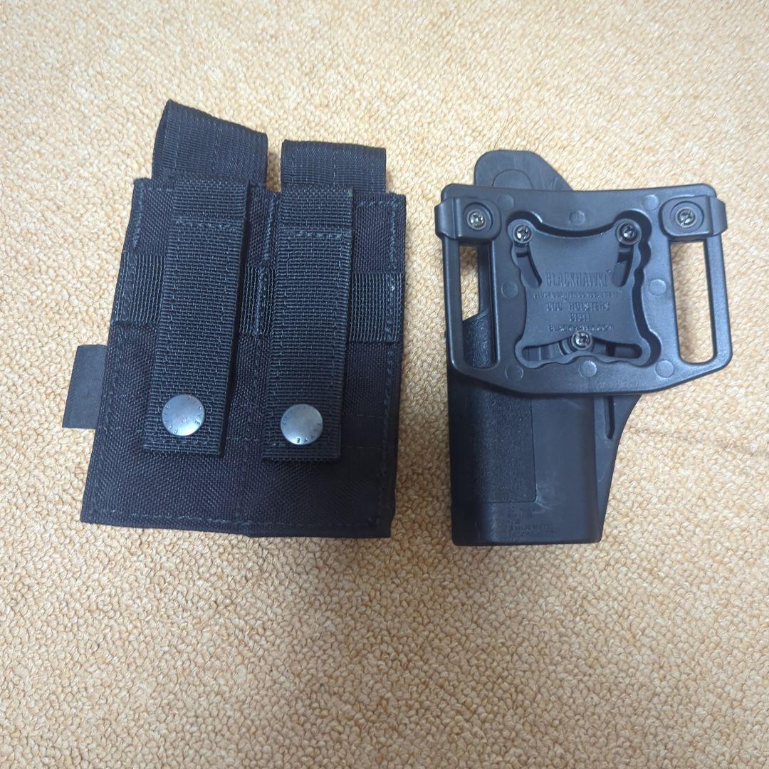 Glock 19 ガスガン 2マガジン、ホルスター、収納ケース等