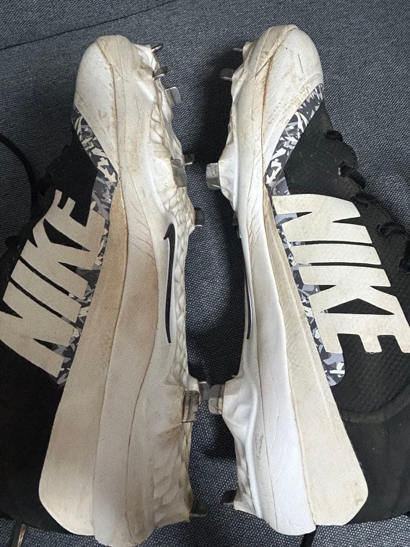 ナイキ⭐︎NIKE⭐︎トラウト⭐︎白黒⭐︎25cm⭐︎9本歯⭐︎金具⭐︎3/4⭐︎ミッド⭐︎中古