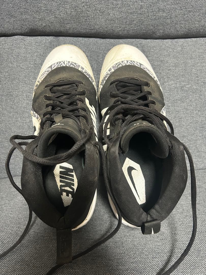ナイキ⭐︎NIKE⭐︎トラウト⭐︎白黒⭐︎25cm⭐︎9本歯⭐︎金具⭐︎3/4⭐︎ミッド⭐︎中古