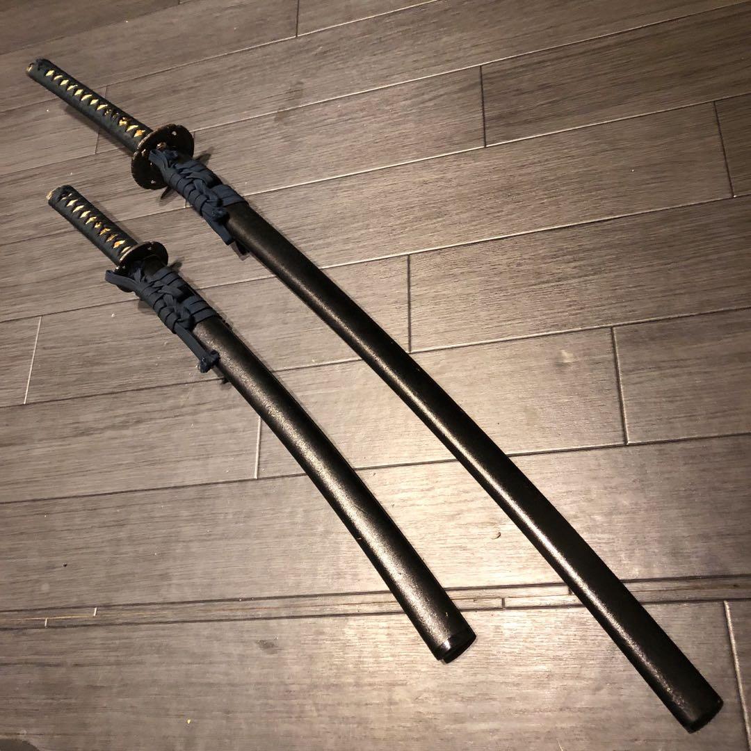 高級模造刀　居合刀　太刀　大小セット　脇差　樋入り刀身　緑拵え　鍔ひび有