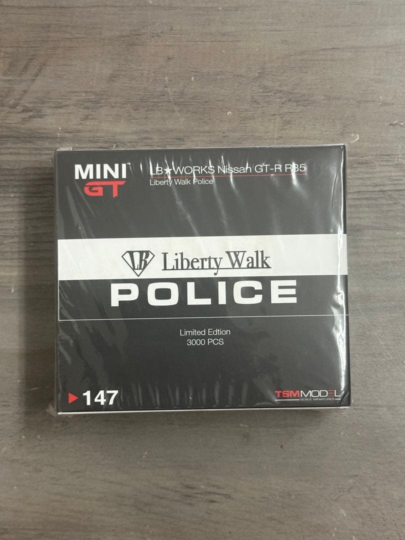 新品未開封！MINIGT GT-R R35 POLICE
