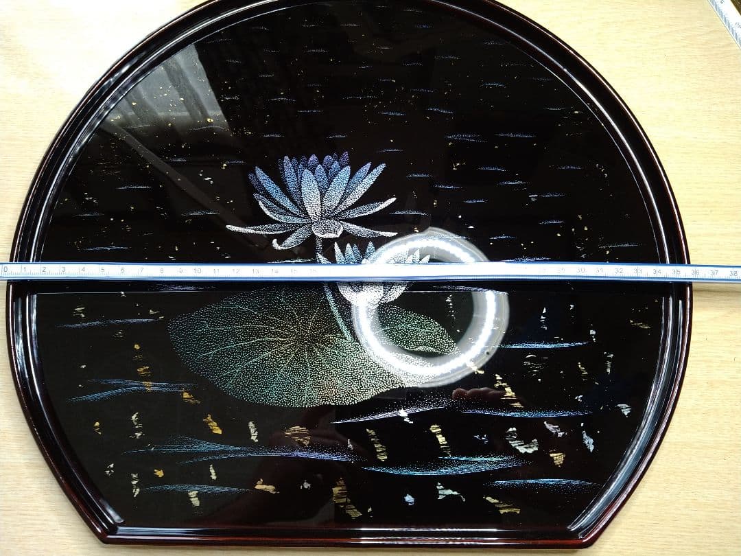 輪島塗沈金 試作「 睡蓮」溜塗り半月盆