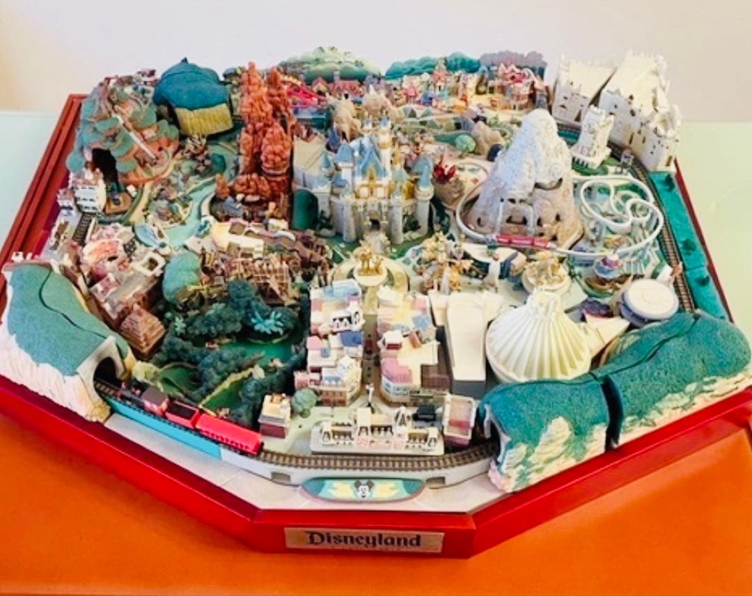 【送料込み】デアゴスティーニ　マイディズニーランド　ジオラマと台座のセット