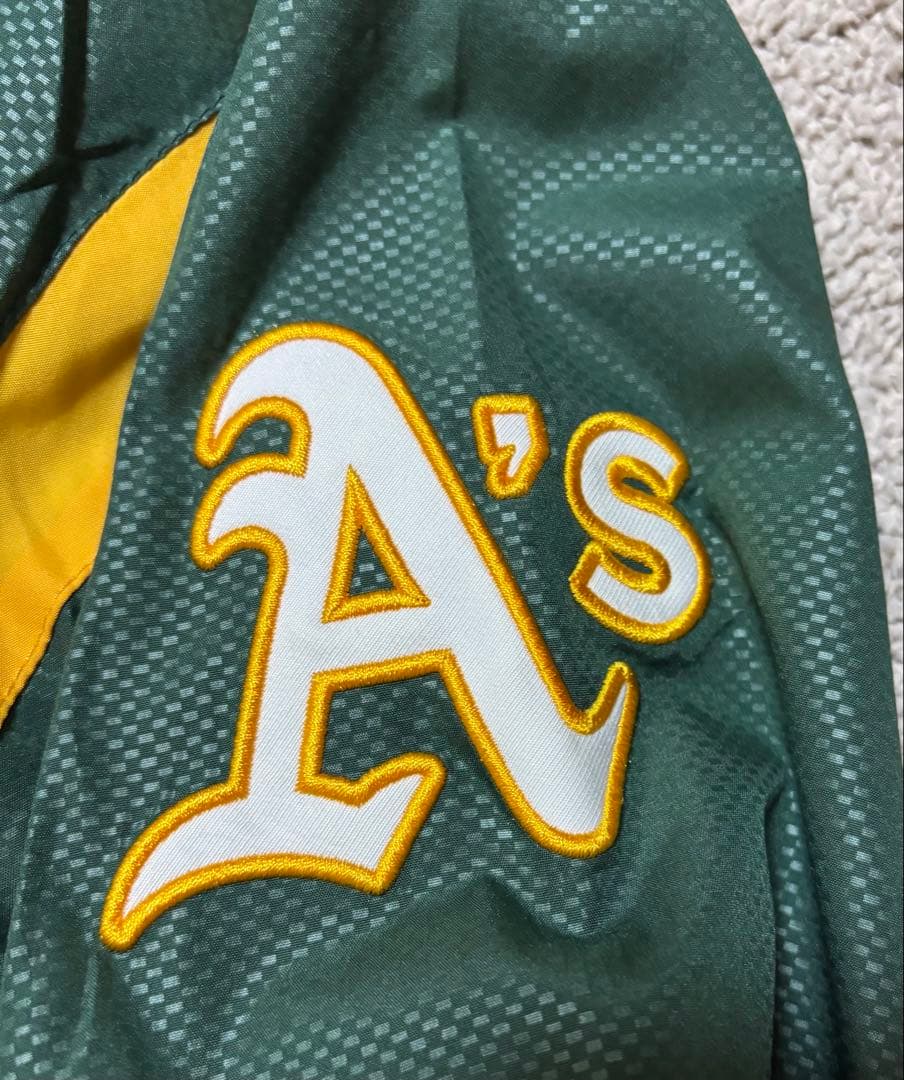 MLB オークランドアスレチックス G-III ナイロンジャケット