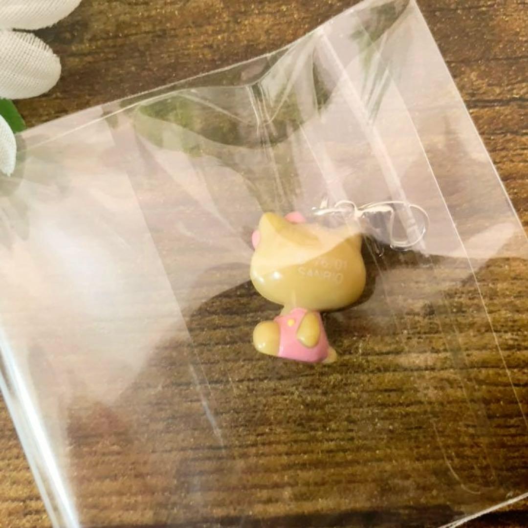 希少レア　ハローキティ　日焼け　横向き　ファスナーマスコット　2001