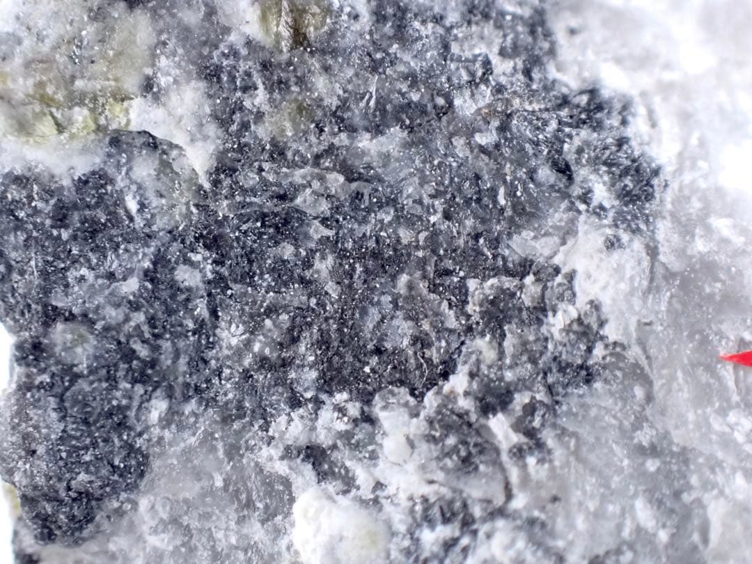 クルチャトフ石　布賀鉱山