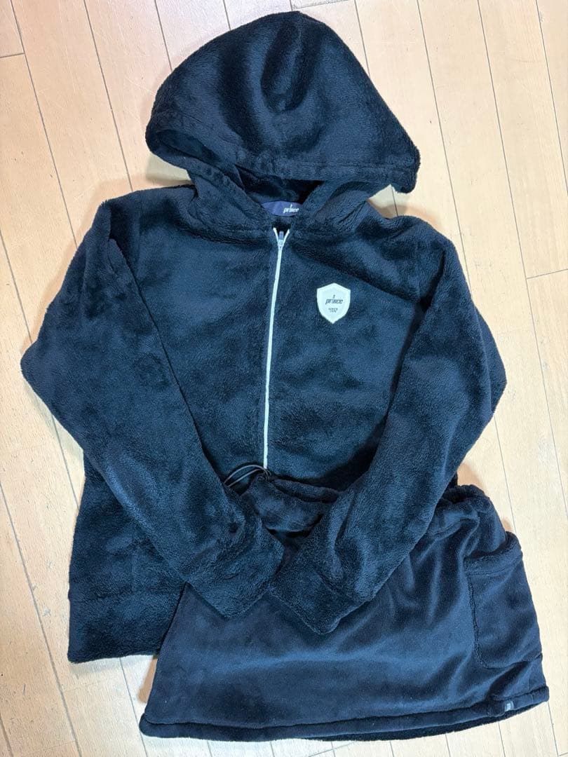 そら　プリンス　テニス　ブラック　フリースジャケットとスコート　M