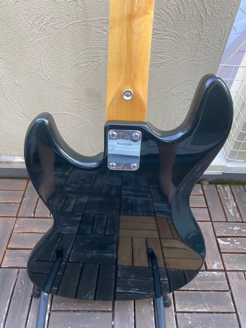 tritmph(トリンプ/エレキベース/ビザール/日本製)