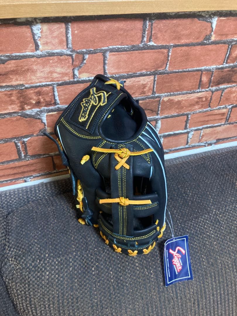 ⭐️(本日限定価格) スラッガー　軟式大人用内野手グラブ