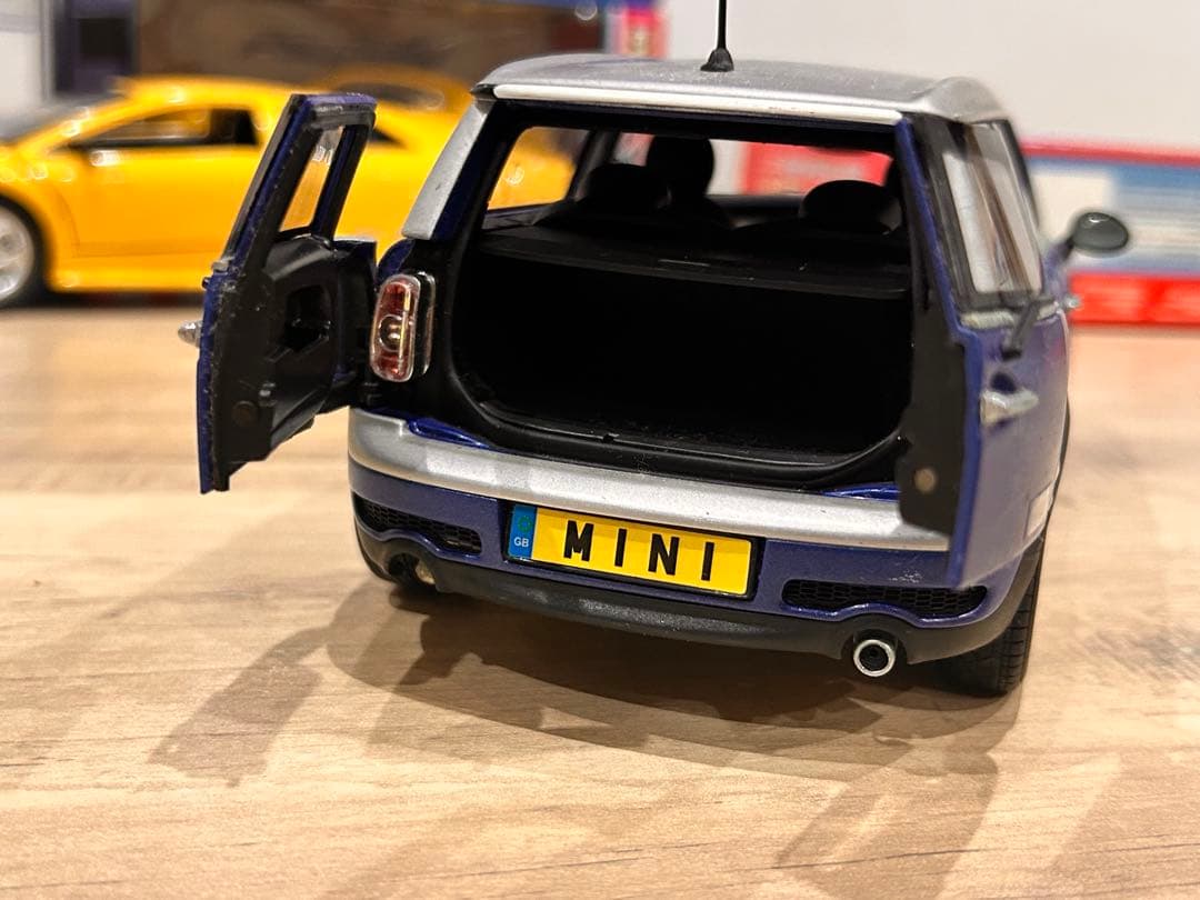 京商　MINI Cooper クラブマン　1/18 ミニクーパー　模型　ミニカー