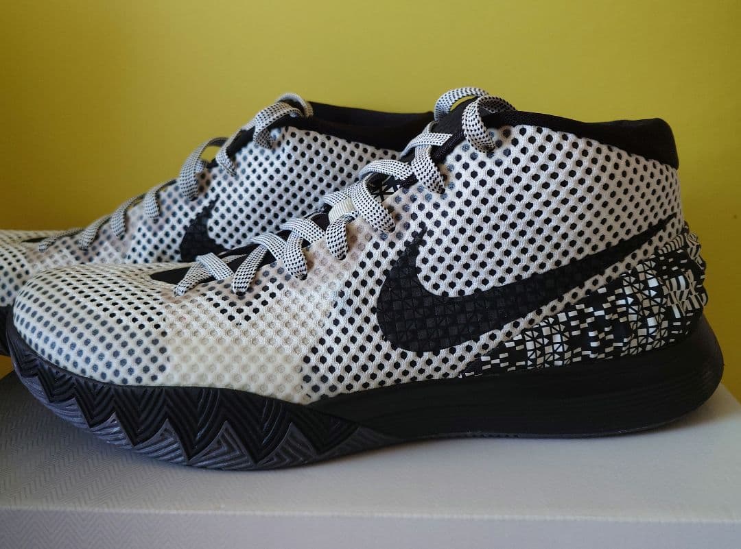 値下【レア 美品】NIKE KYRIE 1 BHM 28.5cm
