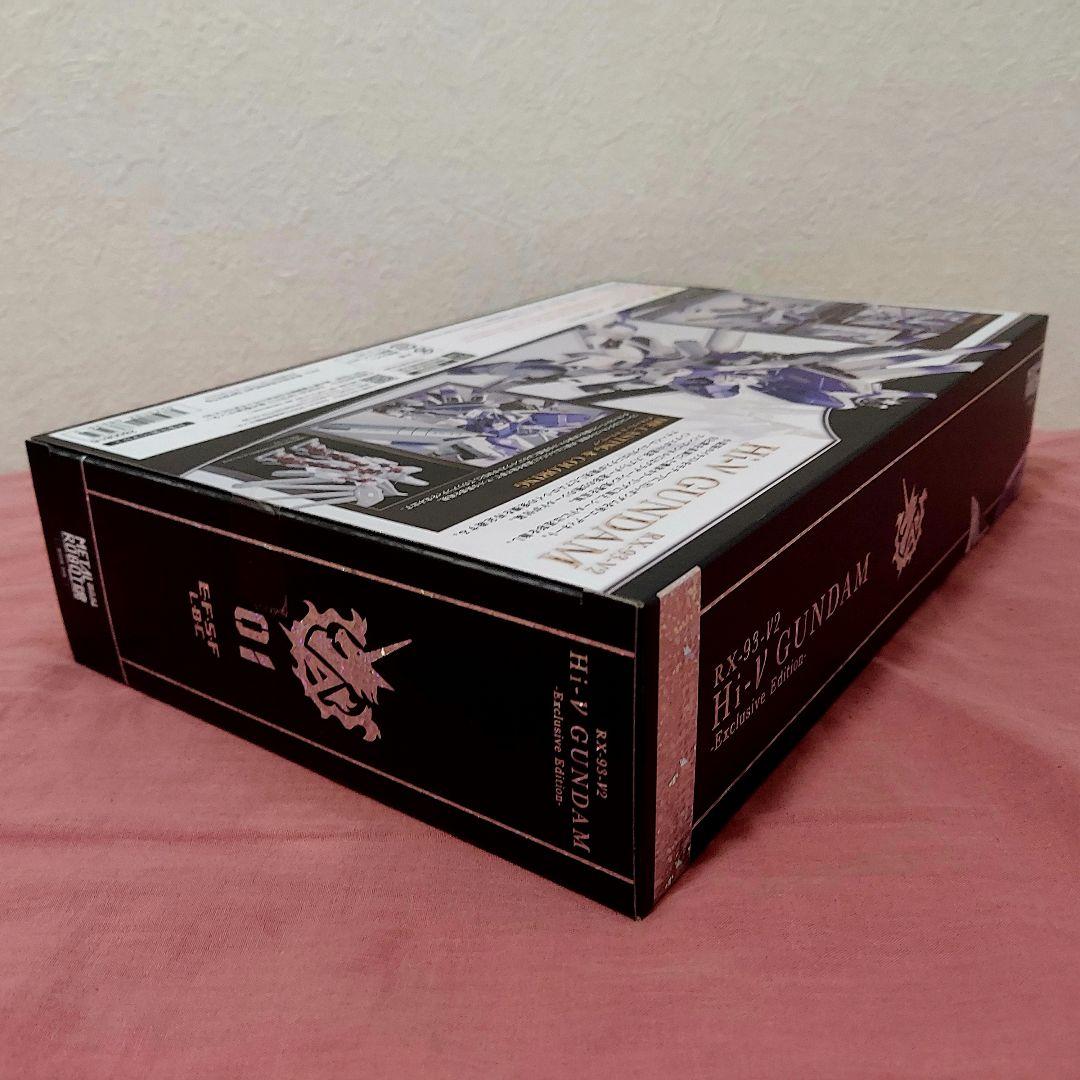 ロボット RX-93-V2 Hi-V Gundam Exclusive Edition