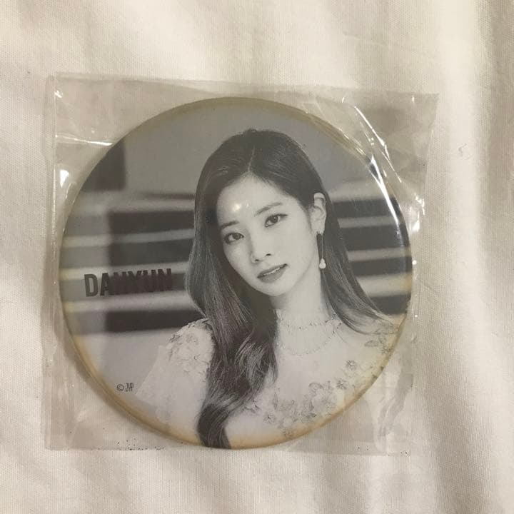 twice ダヒョン 缶バッジ アクリルスタンド アクスタ ダブリー ピンバッジ