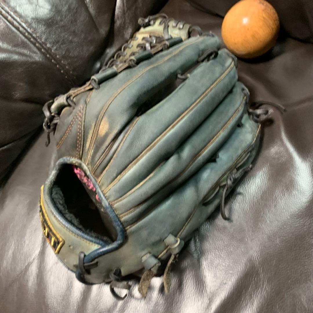 ZETT プロステイタス　オーダー　左投げ外野手用グローブ