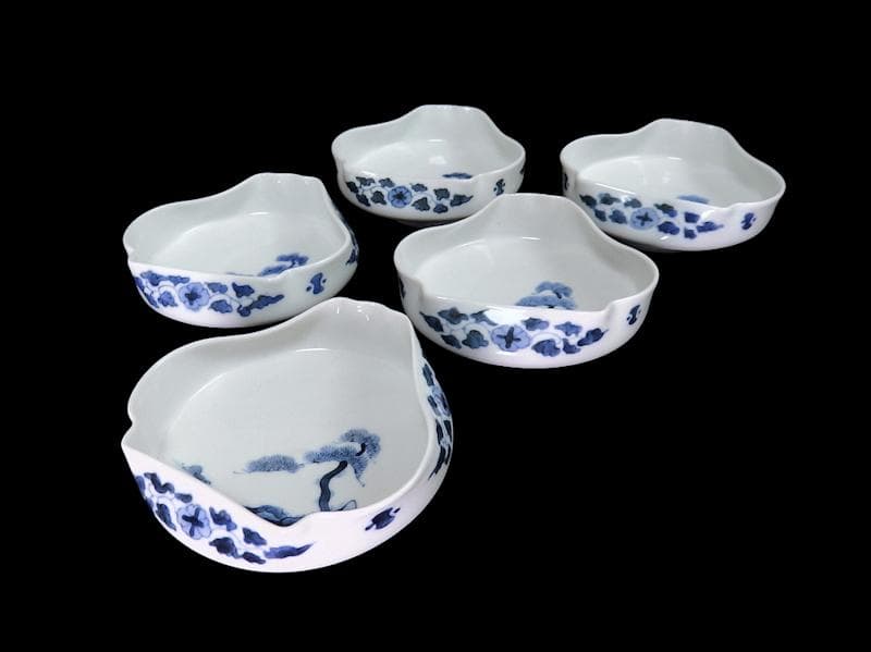 平戸　古伊万里　染付　岩に松の図　富士型変形皿　B354AS-DCk