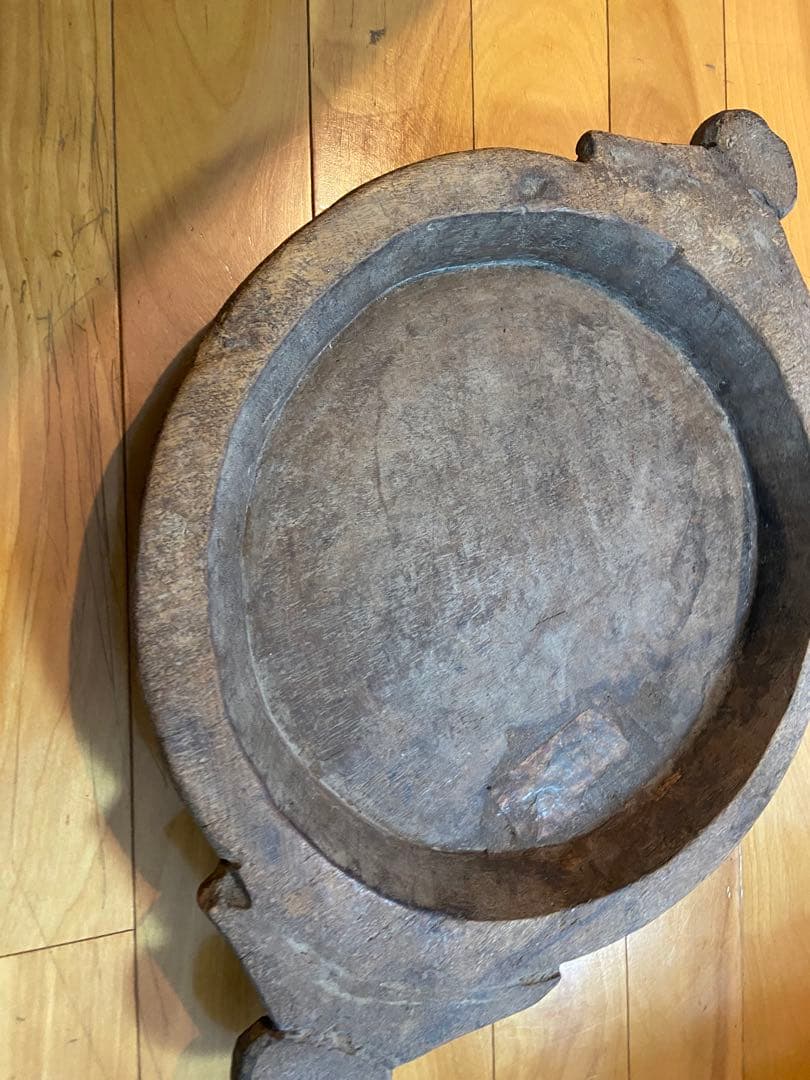 プリミティブ 古木刳り出し木盆｜重量感のある一点｜産地不詳（アジア〜アフリカ）