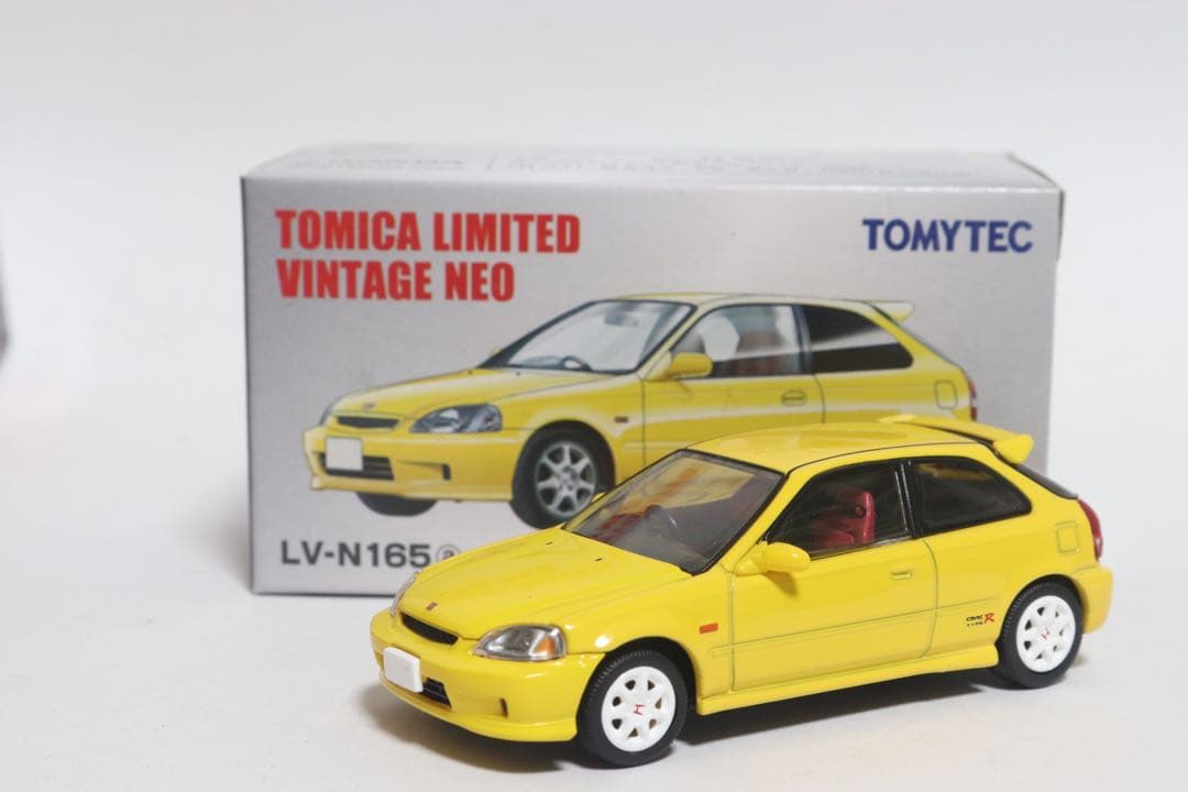 トミカリミテッドヴィンテージネオ　ホンダ　シビック　タイプR EK9 黄色