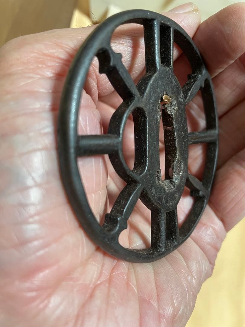 鍔　鐔　尾張透かし鍔　鉄地鍔