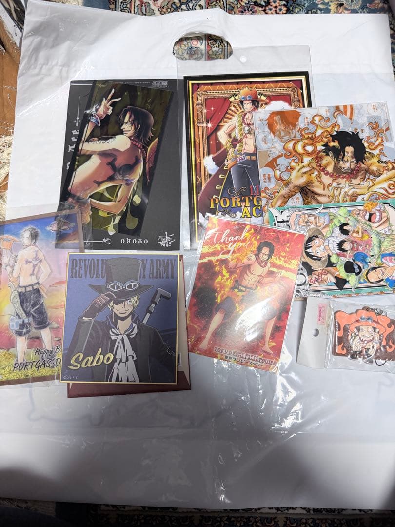 ONE PIECE エース　缶バッジ