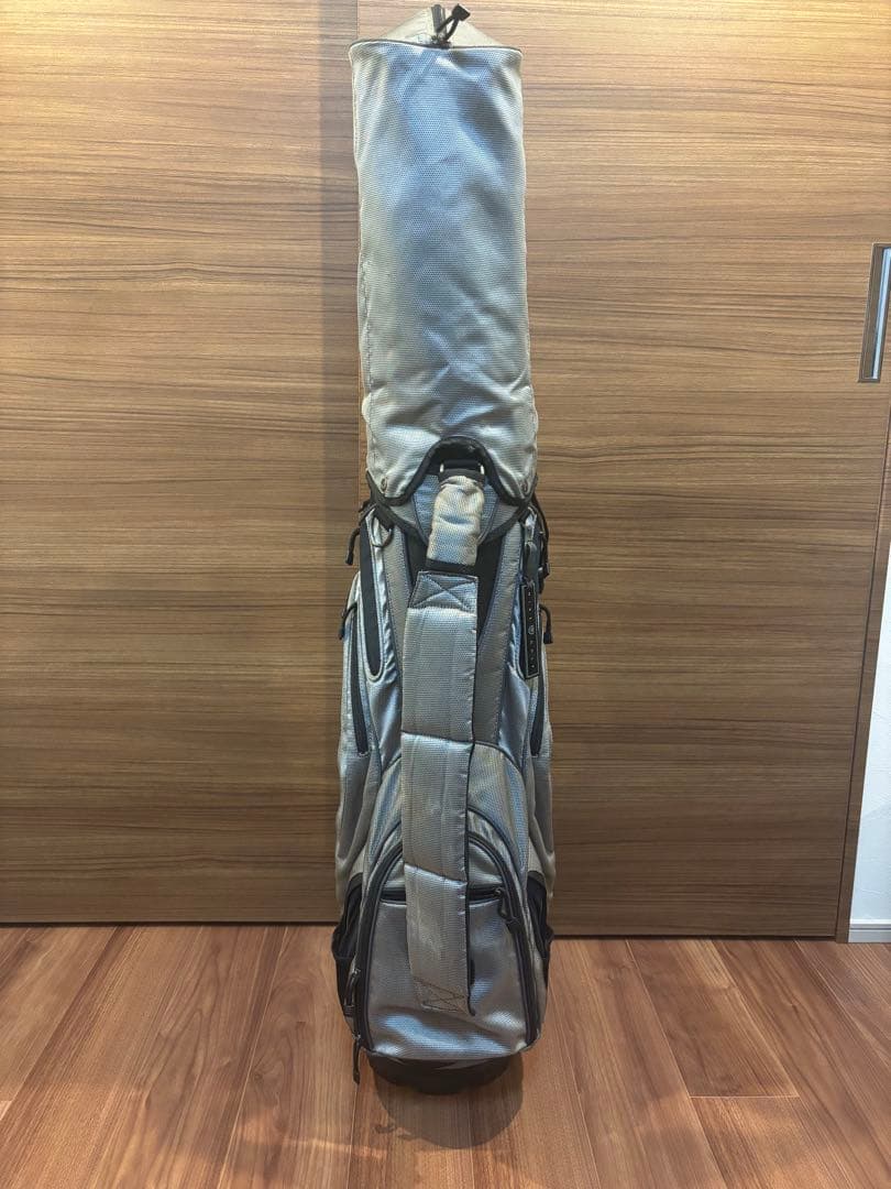 Nike シルバー キャディバッグ