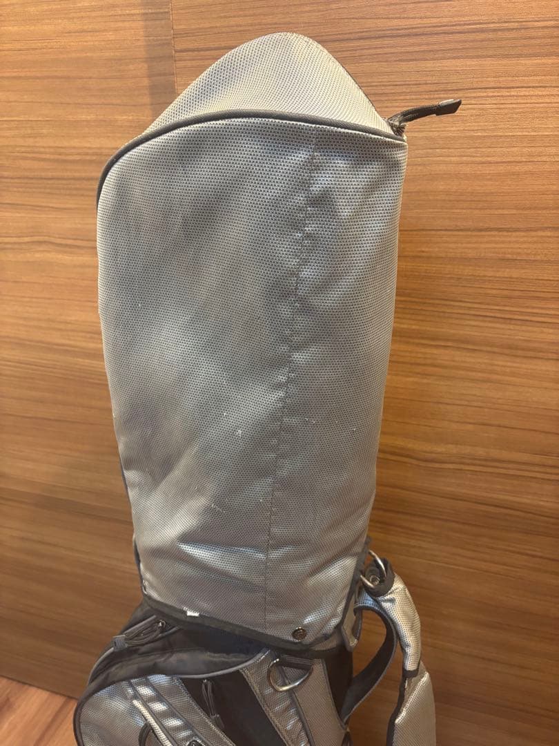 Nike シルバー キャディバッグ