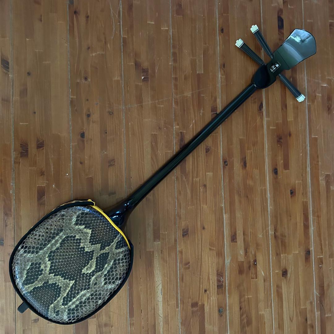 ◼️宮古島から◼️本皮三線(強化張り仕様) ◼️初心者の方へ最適な高級三線◼️中古美品