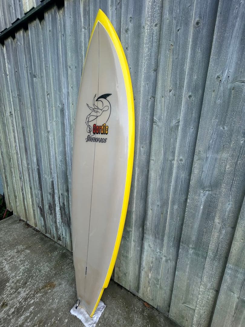 GORDIEサーフボード / 70`S Stinger 6`9